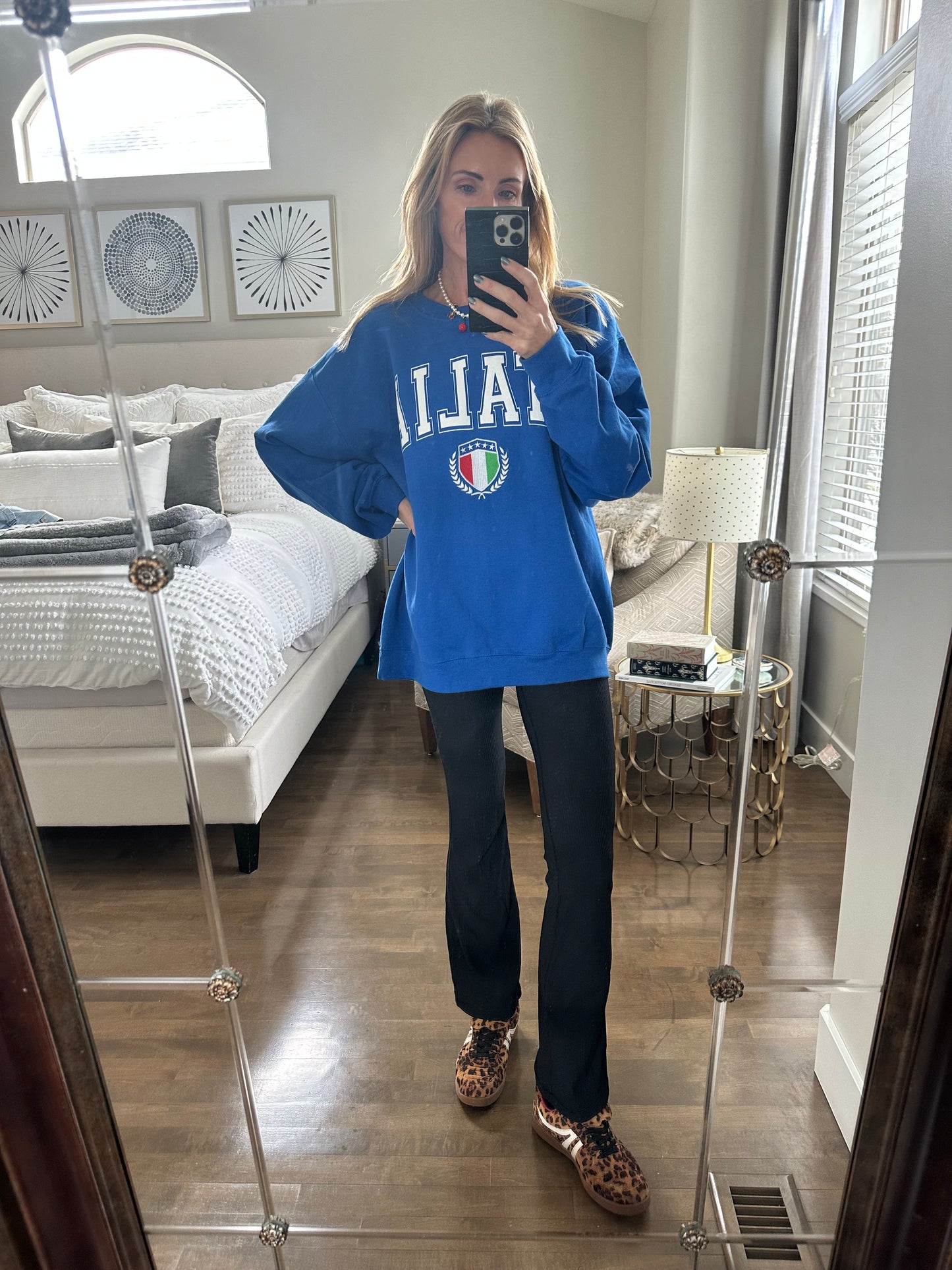 Italia Embroidered Sweatshirt