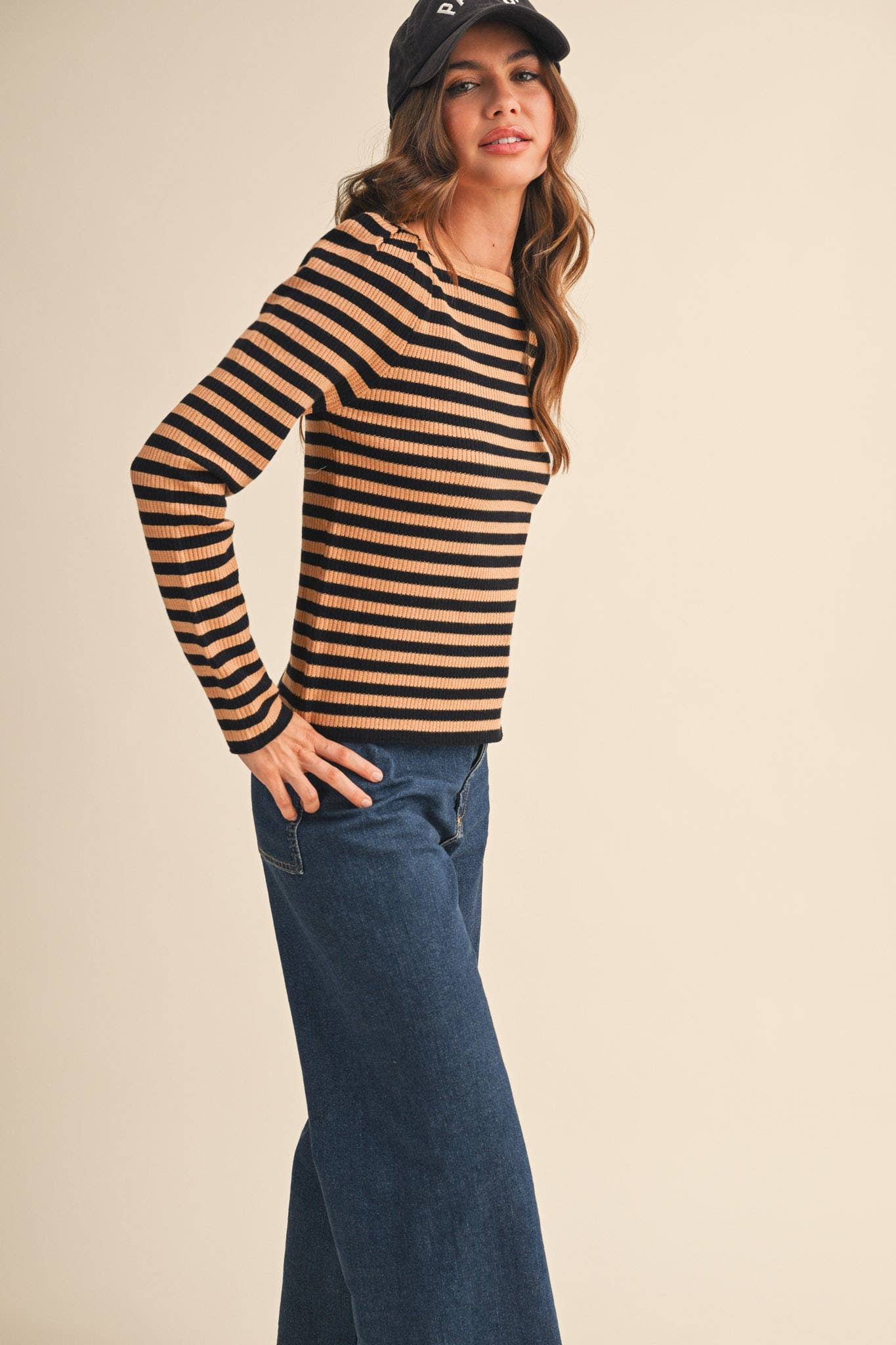 STRIPED BOAT NECK SWEATER