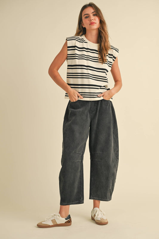 Barrel Jeans in Black or Ecru