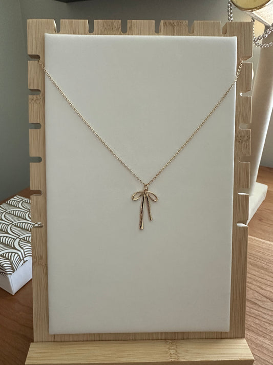 Bow Necklace