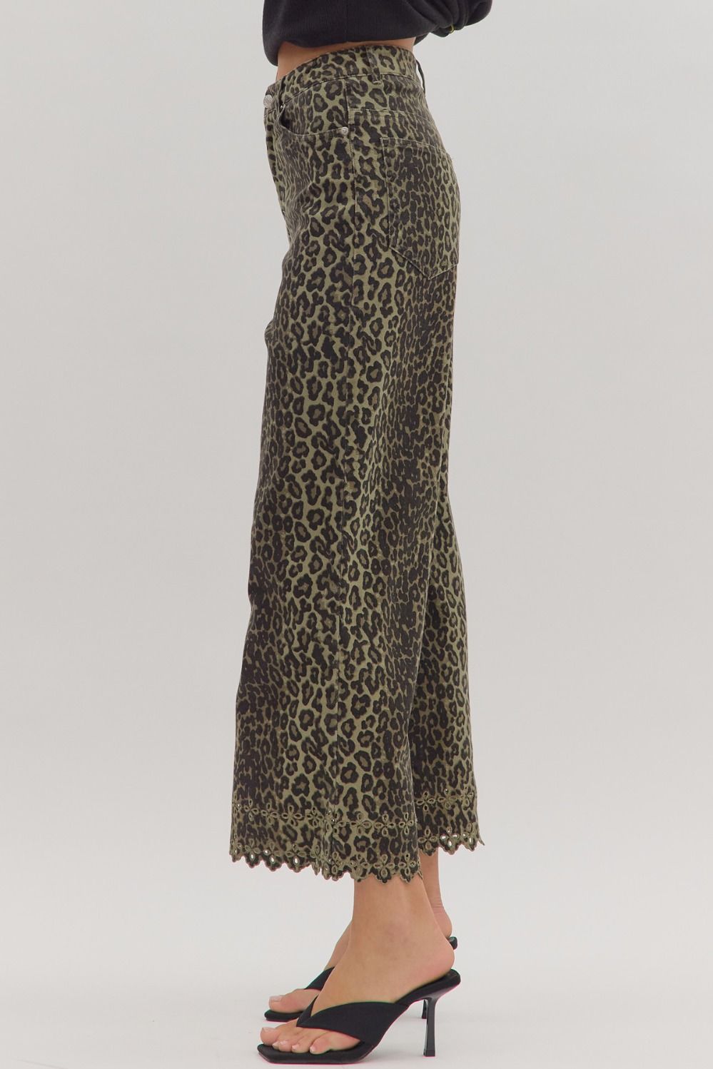 Leopard Eyelet Hem Jeans