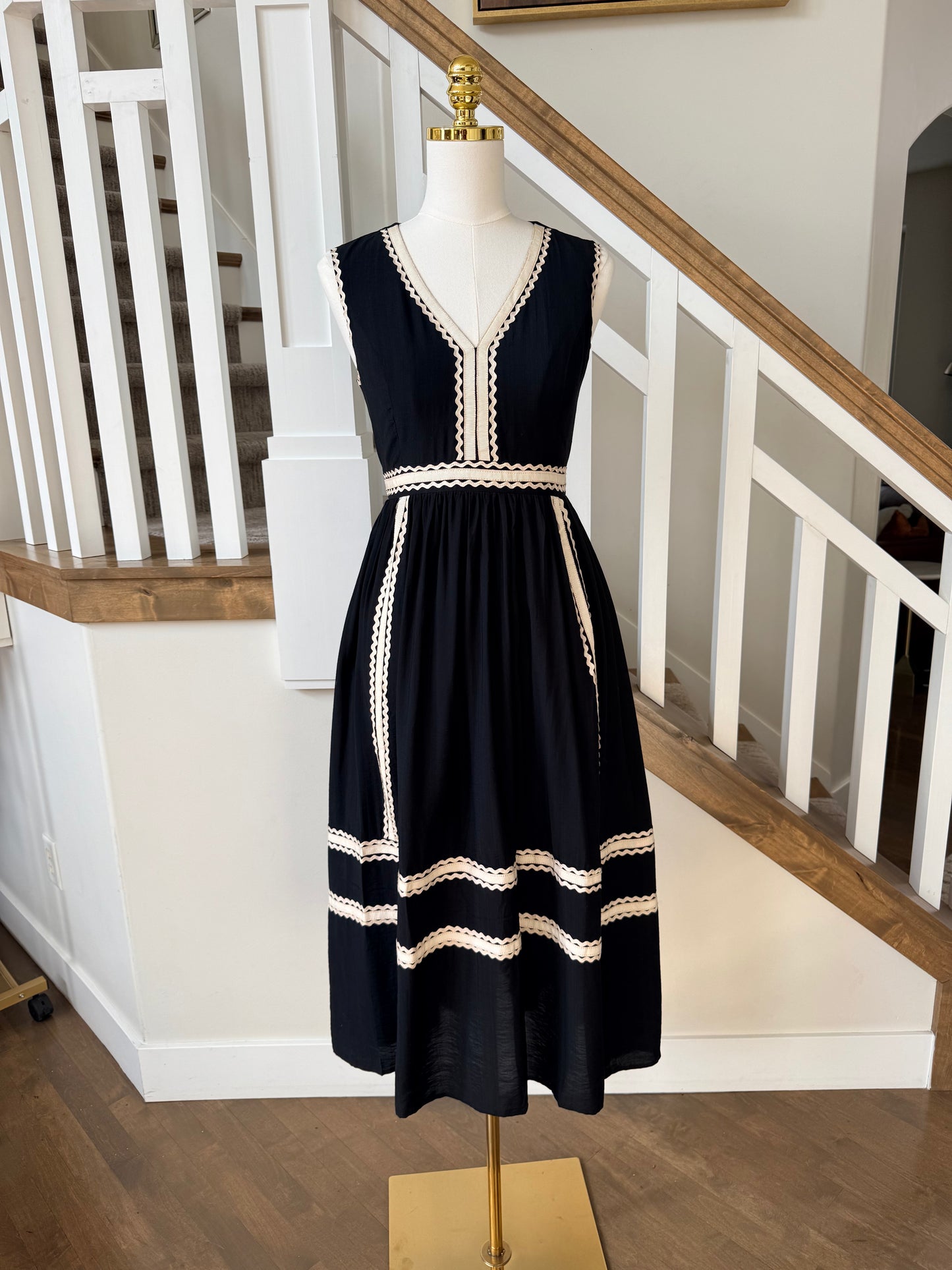 The Nina Scallop Trim Midi Dress