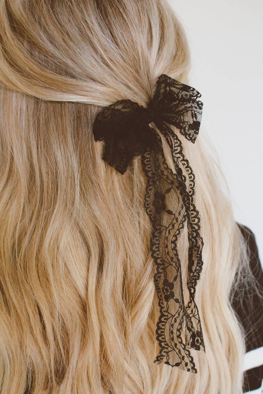 Andi Lace Bow Clip